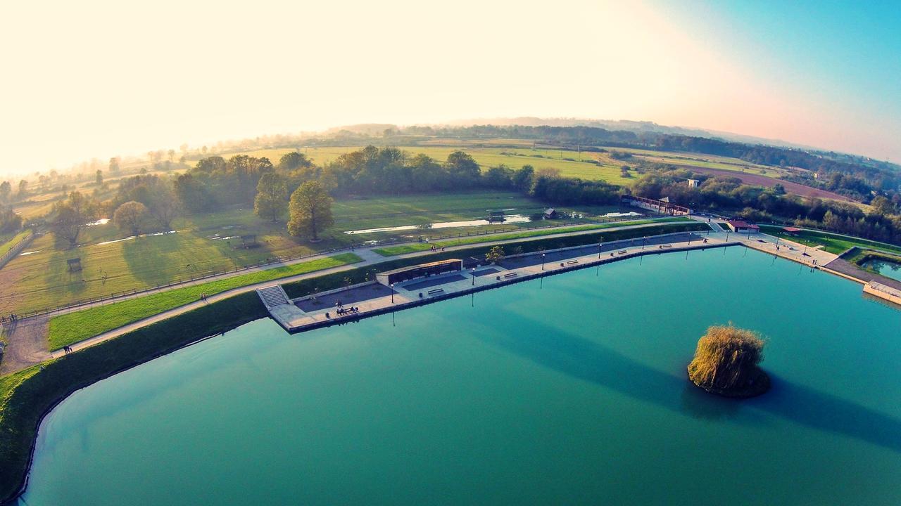 Jezero Jelen Hotel Tesanj Kültér fotó