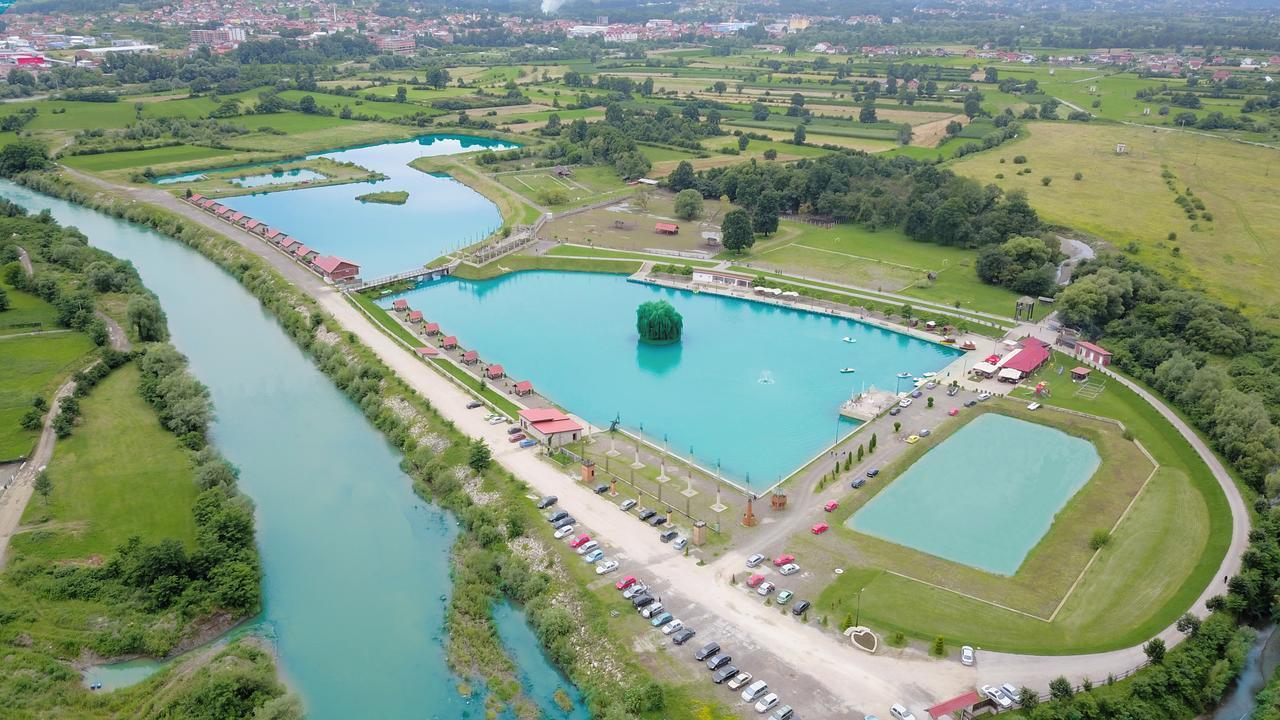 Jezero Jelen Hotel Tesanj Kültér fotó