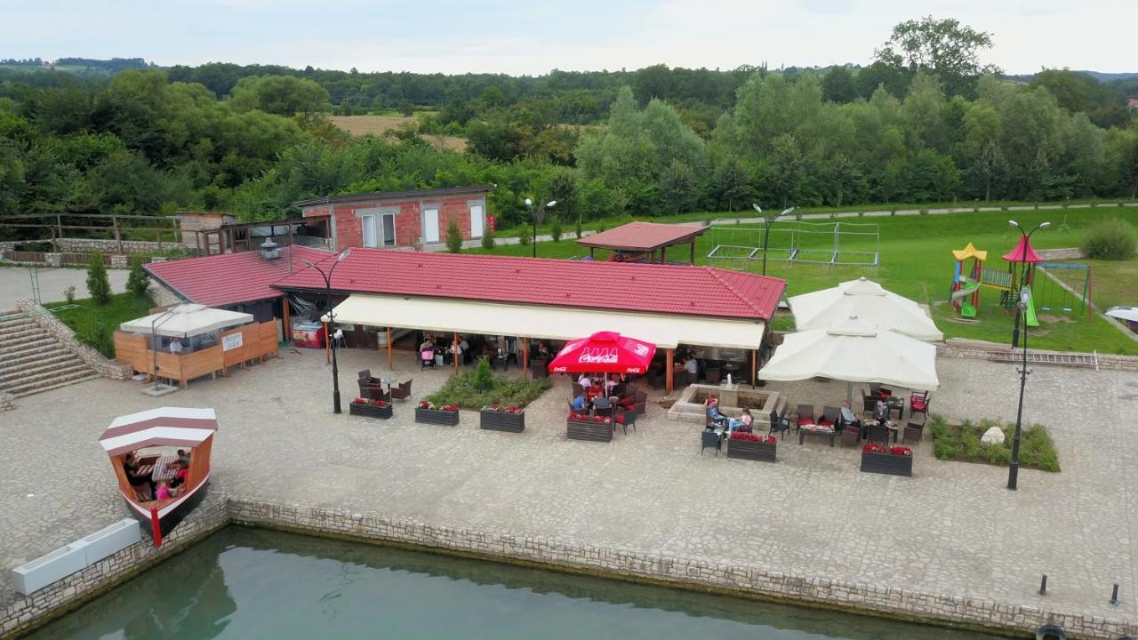 Jezero Jelen Hotel Tesanj Kültér fotó