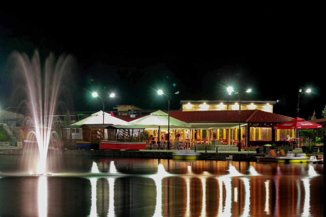 Jezero Jelen Hotel Tesanj Kültér fotó